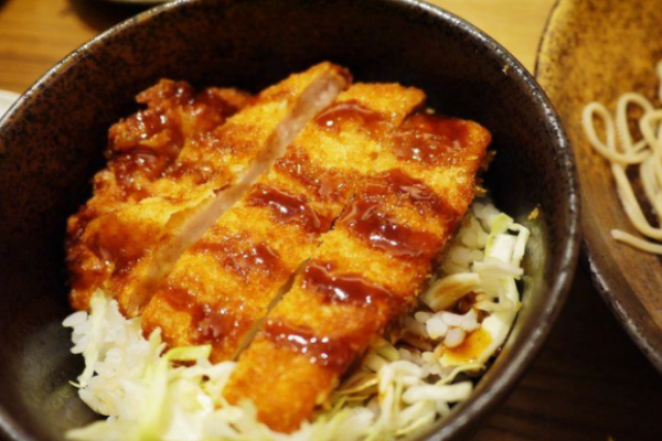 全日丼十二道日式盖饭加盟