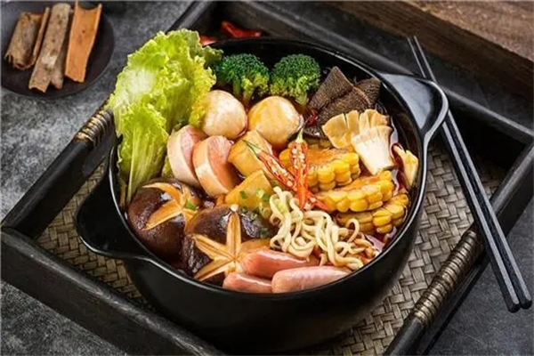 天秤麻辣烫加盟