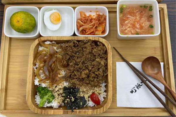 町阪屋卤汁牛肉饭