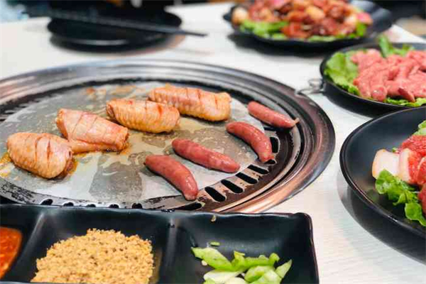 喷滋炭火烤肉