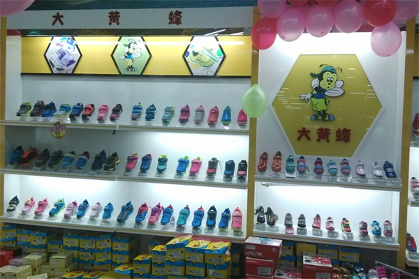 大黄蜂童鞋店加盟