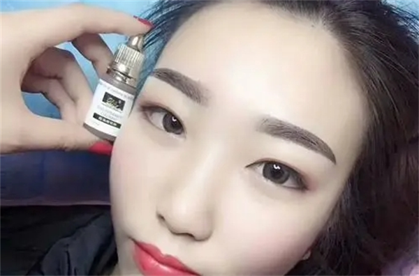 炫彩坊美容院