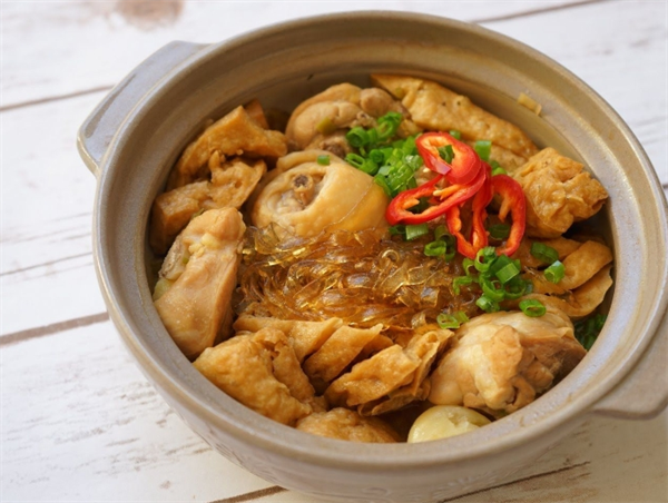 多味砂锅鸡