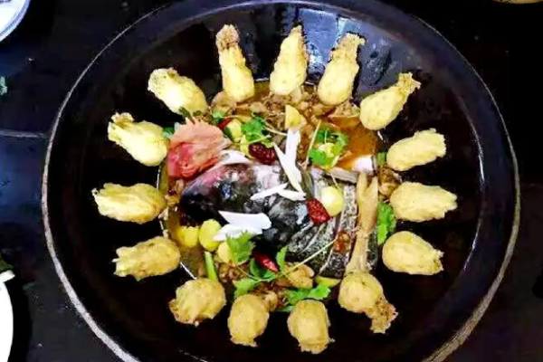 俊家铁锅炖鱼加盟