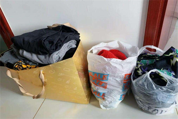 白鲸鱼旧衣服回收