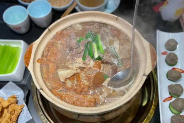 牛鼎旺鲜卤牛杂煲加盟