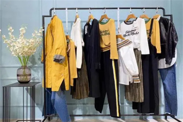 回味依衣服饰旗舰店