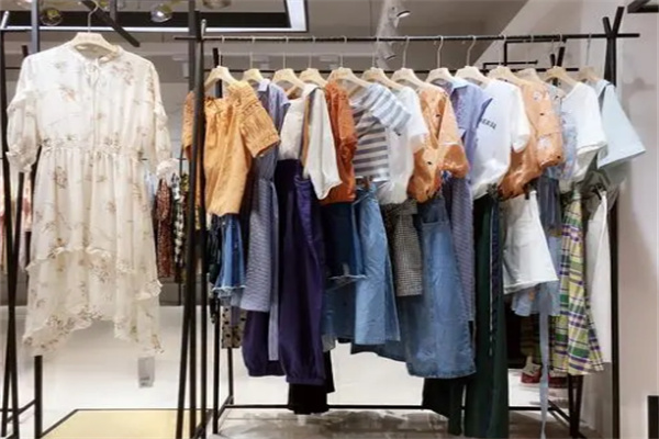 回味依衣服饰旗舰店