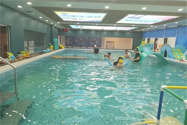 卡米熊国际亲子游泳俱乐部