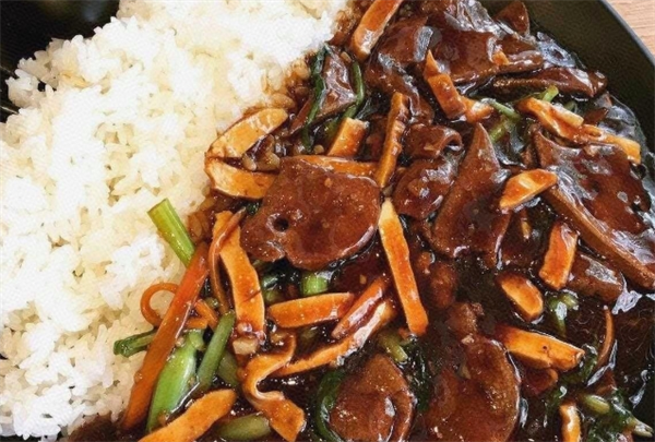小甜家煲仔饭