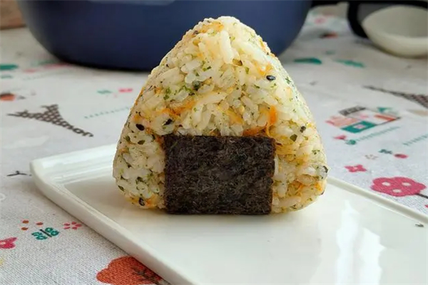 初三饭团