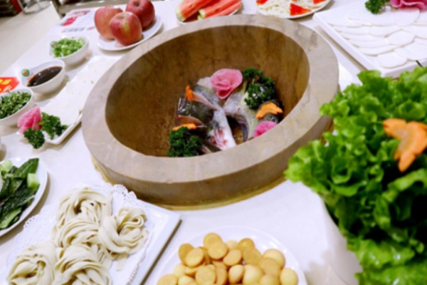 鲜境蒸汽石锅鱼加盟