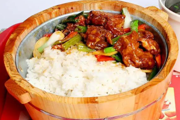 稳大叔湘味木桶饭加盟