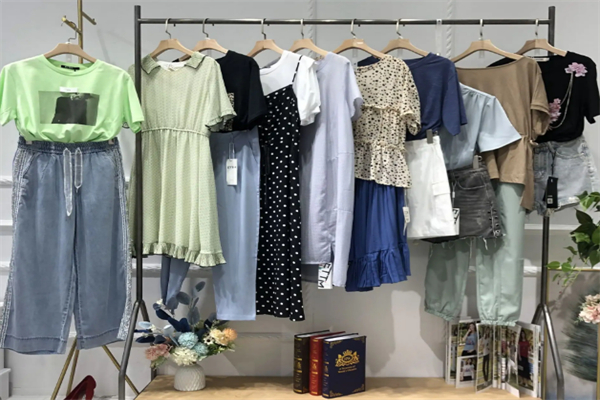 爱霆品牌服装