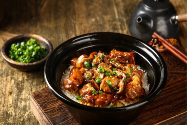 鸿福记煲仔饭招商加盟