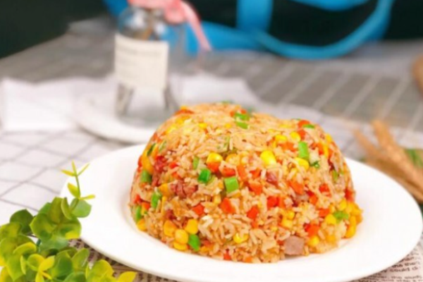彩膳谷中式拌饭加盟