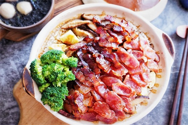 顺聚福煲仔饭加盟