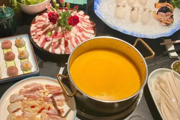 仁物花胶海鲜火锅