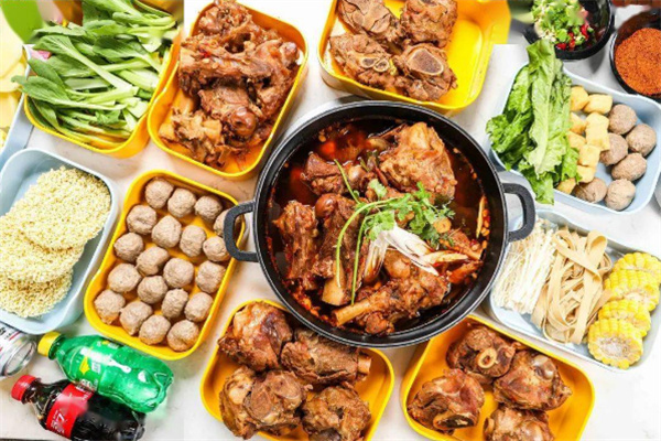 啃大骨火锅自助餐加盟
