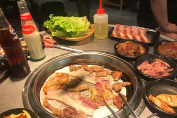 稽炙牛自助烤肉