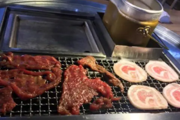 小盒叔叔烤肉加盟