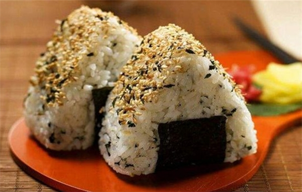 约角饭团小吃铺