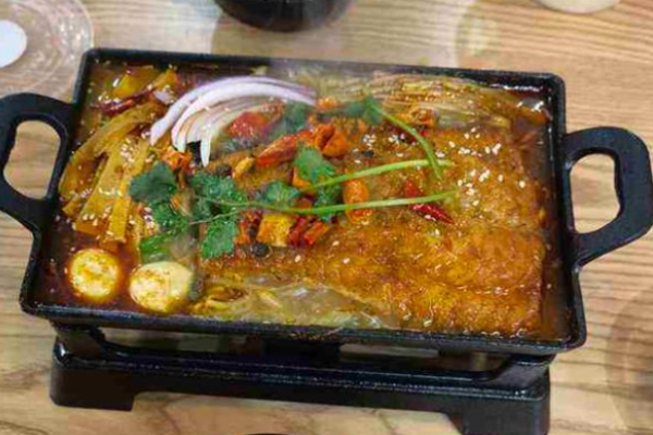 小鱼请客无骨烤鱼捞饭加盟