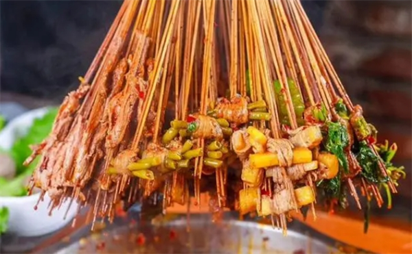 丁记冷锅串串加盟费多少钱？