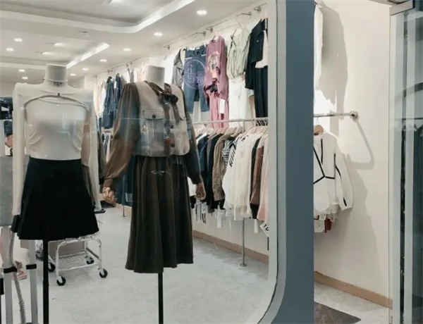 独揽品牌女装