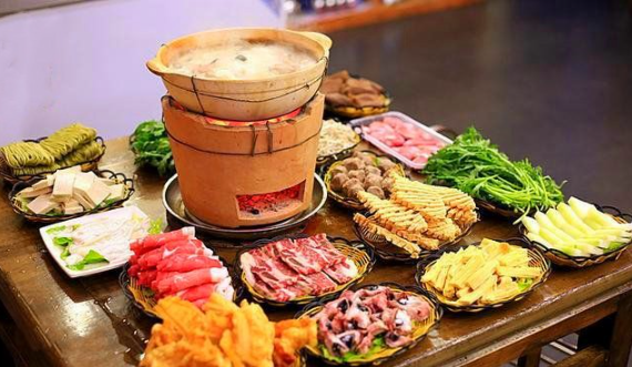 冯厨地摊打边炉