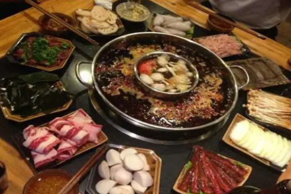 泼辣江城重庆火锅加盟
