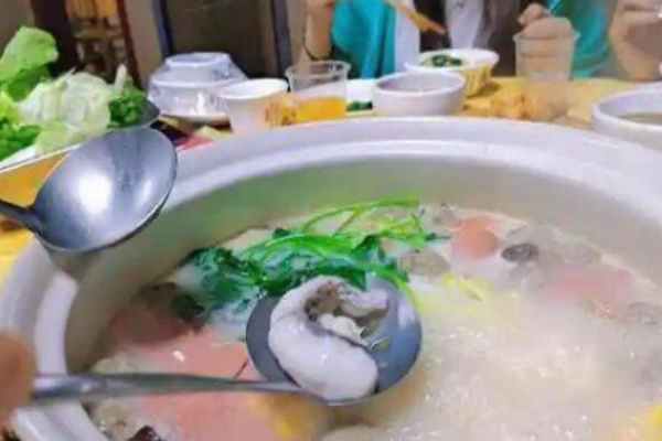 鱼水湾参鱼火锅加盟