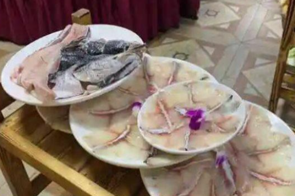 鱼水湾参鱼火锅加盟