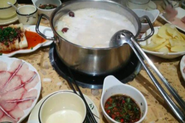鱼水湾参鱼火锅加盟