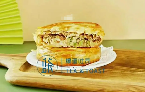 蓝茶爆蛋吐司
