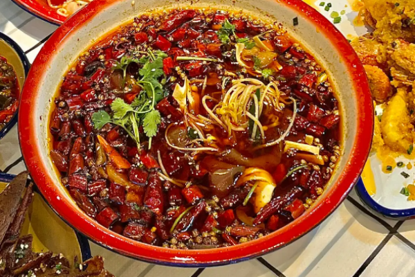 辣不怂川菜大排档