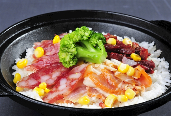 小萨煲仔饭