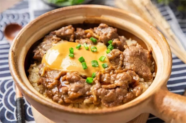 山田屋港式牛肉滑蛋饭