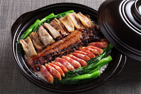 小萨煲仔饭