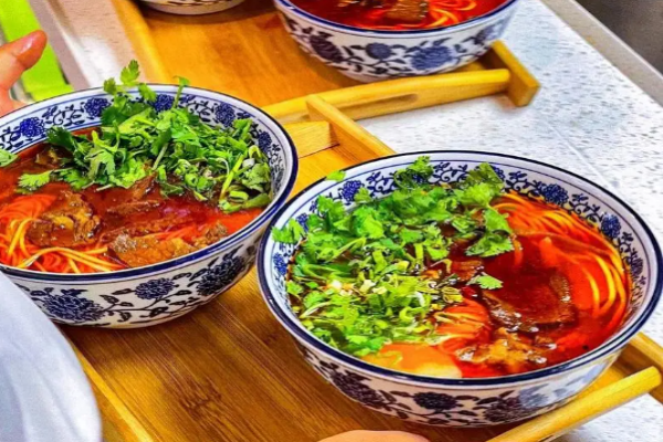 撒八宫青海牛肉面