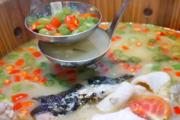 小龙沿木桶鱼火锅