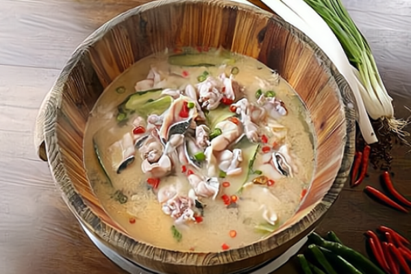 小龙沿木桶鱼火锅