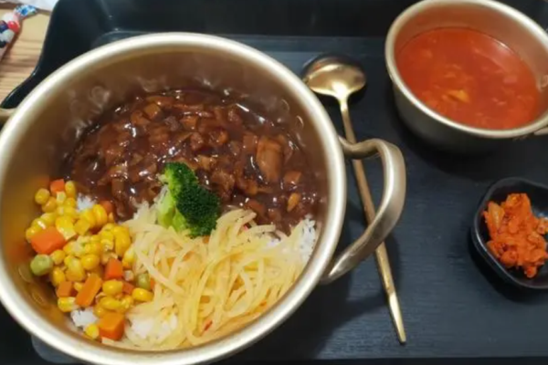 小酱外婆拌饭加盟