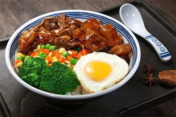 姥姥卤肉饭