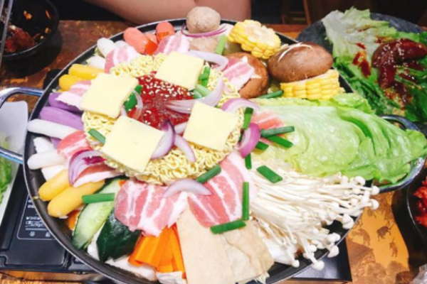 张家引料理加盟
