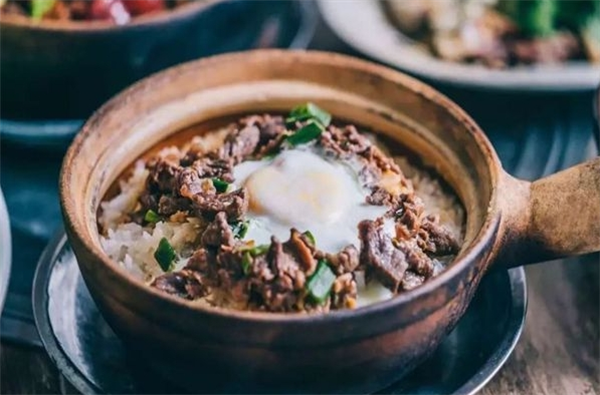 吖妈煲仔饭