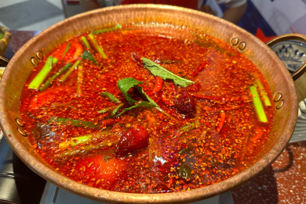 喃妹云南酸菜牛肉火锅