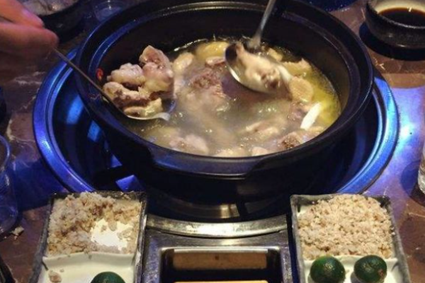 椰乡四季现开椰子鸡火锅