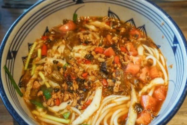 橙小诺米线