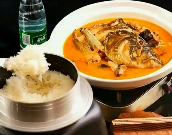 鱼头泡饭